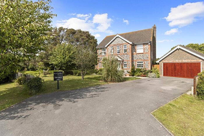 4 Bedroom Detached House For Sale In Crown Hill, Seaford, BN25