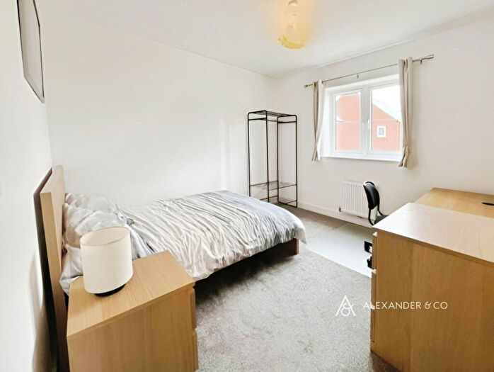 4 Bedroom Semi-Detached House To Rent In Dee Court, Kingsmere, Bicester, OX26