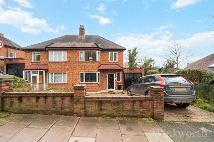 3 Bedroom End Of Terrace House To Rent In Honor Oak Road, London, SE23