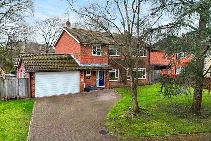 4 Bedroom Detached House For Sale In Birchland Close, Mortimer West End, Reading, Berkshire, RG7