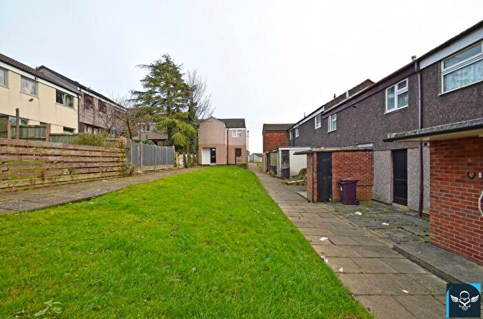 3 Bedroom Town House For Sale In Aylesbury Walk, Burnley, BB10