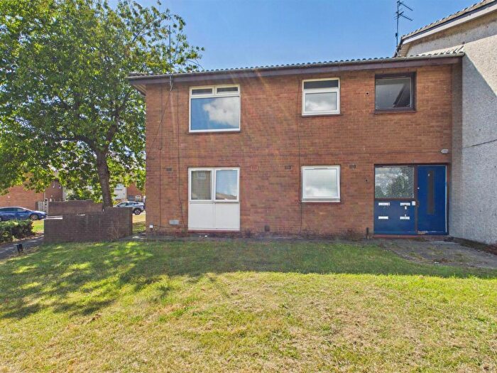 2 Bedroom Flat For Sale In Coltsfoot Gardens, Windy Nook, Gateshead, NE10