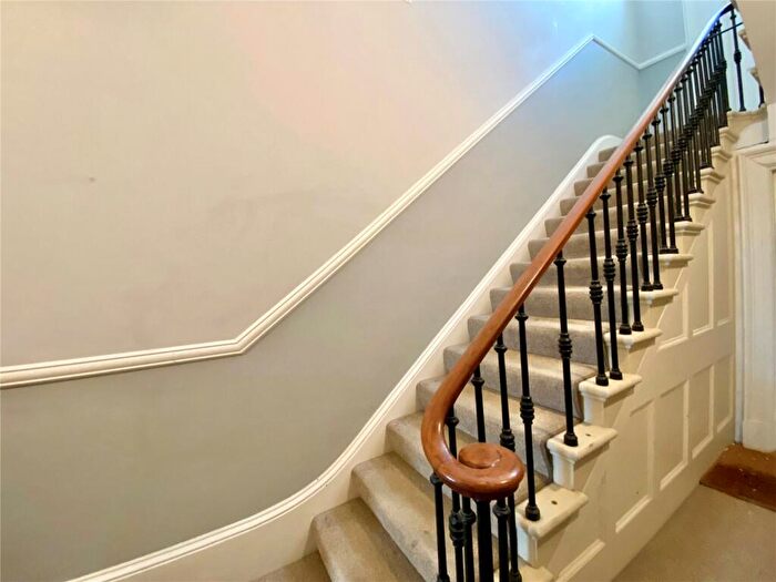 1 Bedroom Flat For Sale In Lansdown Crescent, Cheltenham, Gloucestershire, GL50