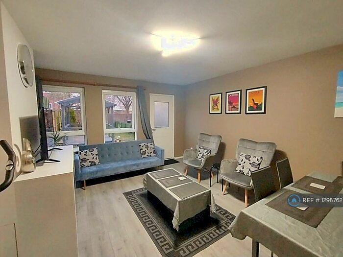 2 Bedroom End Of Terrace House To Rent In Days Close, Coventry, CV1