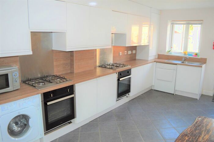 1 Bedroom Studio To Rent In Blythswood Road, Seven Kings, Ilford, IG3