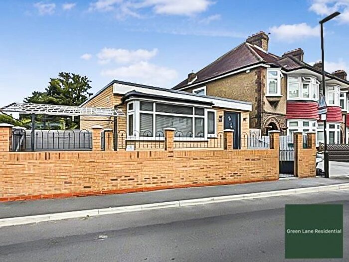 1 Bedroom Property For Sale In Lewis Road, Mitcham, CR4