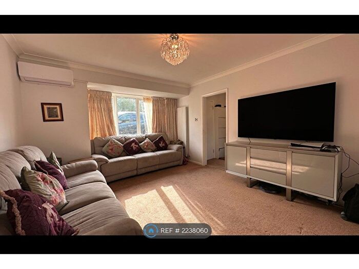 3 Bedroom Semi-Detached House To Rent In Roseberry Gardens, Orpington, BR6