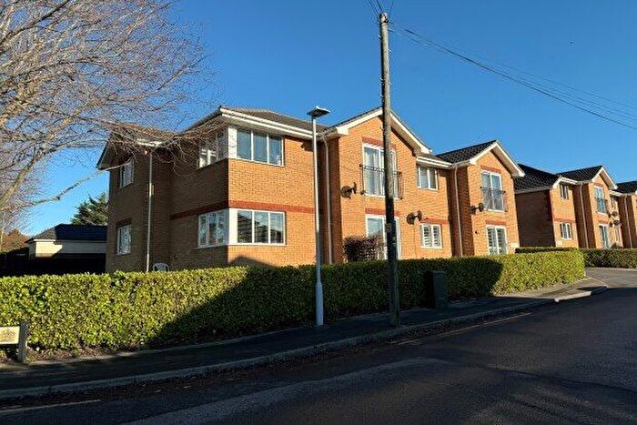 2 Bedroom Property To Rent In Cobbs Lane, Poole, BH15