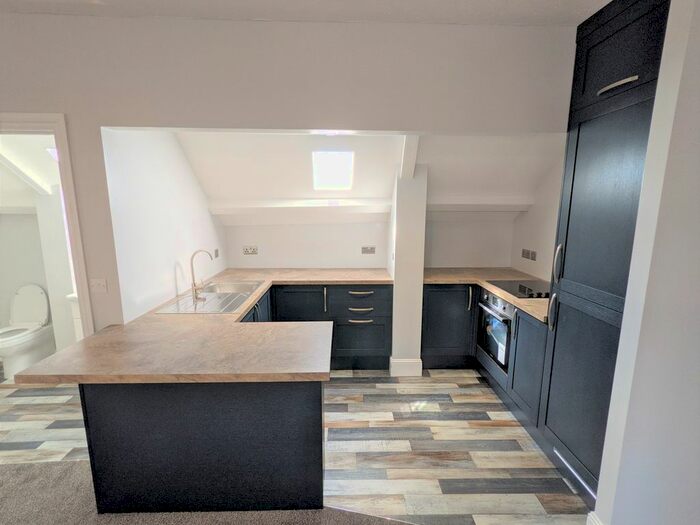 1 Bedroom Flat To Rent In Royal Buildings, Stanwell Road, Penarth, CF64