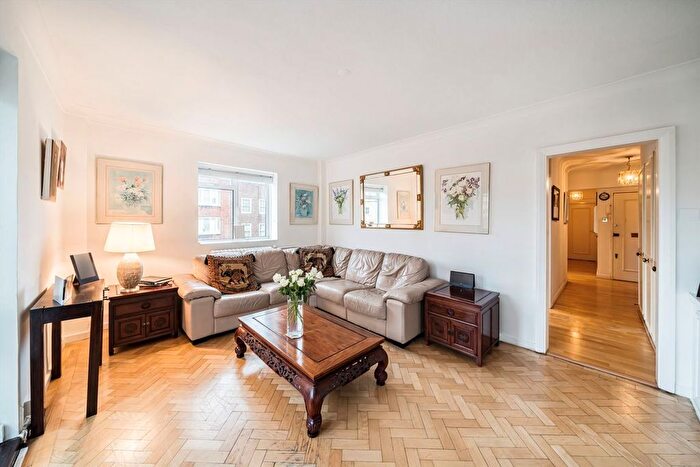 2 Bedroom Flat For Sale In Wellington Road, St John's Wood, NW8