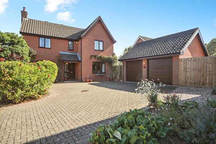 4 Bedroom Detached House For Sale In Hay Barn Meadow, Woolpit, Bury St. Edmunds, IP30