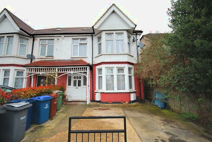 2 Bedroom Maisonette To Rent In Southfield Park, Harrow, Middlesex, HA2