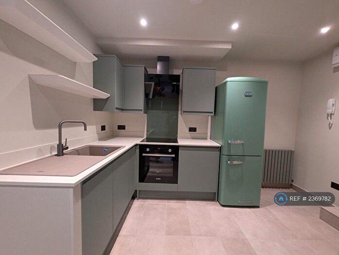 Studio To Rent In Raleigh Road, London, N8