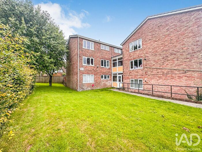 3 Bedroom Maisonette For Sale In Linton Close, Plymouth, PL5