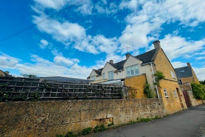 4 Bedroom Property To Rent In Leamington Road, Broadway, WR12