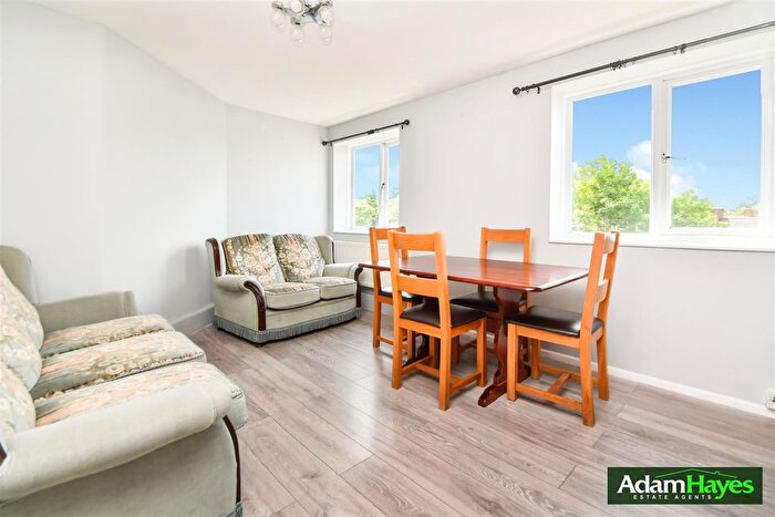2 Bedroom Flat To Rent In Friern Barnet Lane, Whetstone, N20