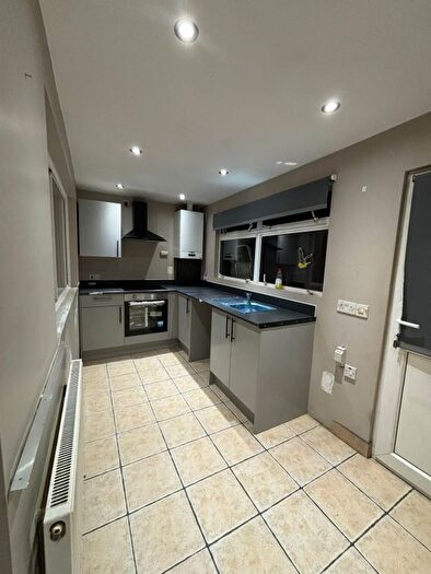 1 Bedroom Flat To Rent In Falcon Crescent, Ponders End, Enfield, EN3