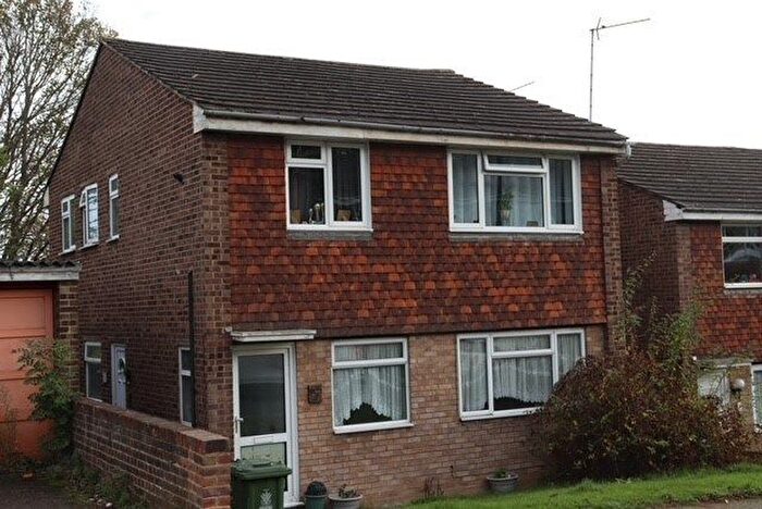 2 Bedroom Flat To Rent In Lea Vale, Dartford, DA1