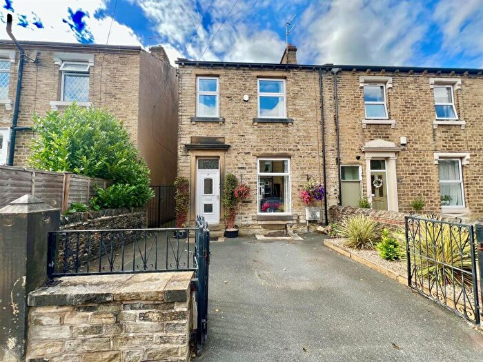 3 Bedroom End Of Terrace House For Sale In Barcroft Road, Newsome, Huddersfield, HD4