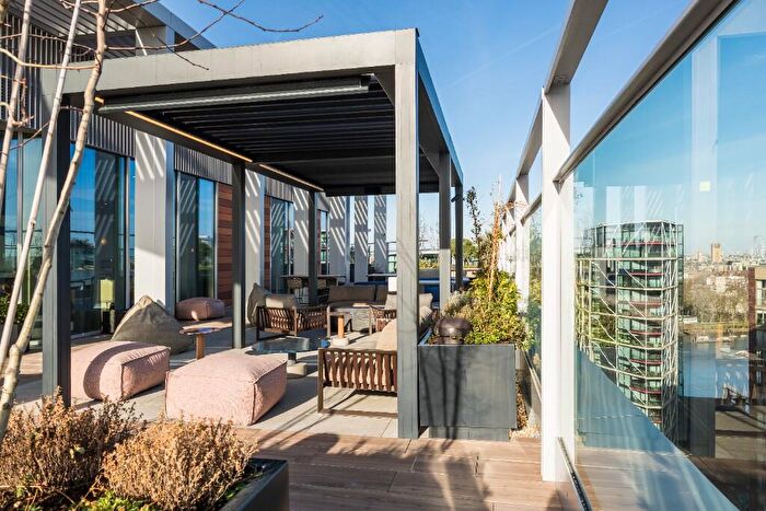 2 Bedroom Apartment To Rent In Nine Elms Lane, London, SW11