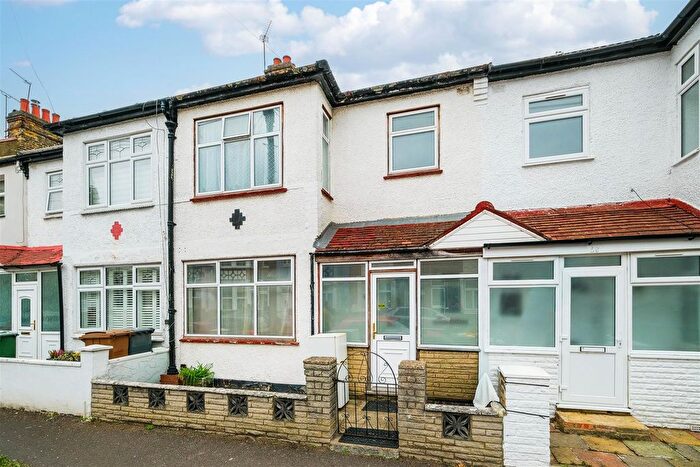 3 Bedroom Property For Sale In West End Avenue, Leyton, E10