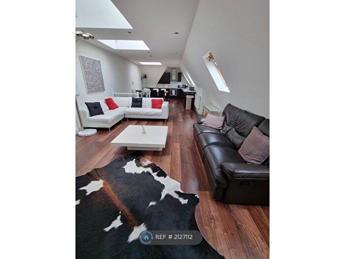 2 Bedroom Flat To Rent In Avenue Road, Brentwood, CM14