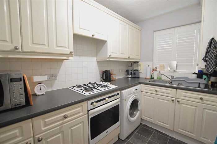 1 Bedroom Flat For Sale In Two Mile Drive, Cippenham, SL1