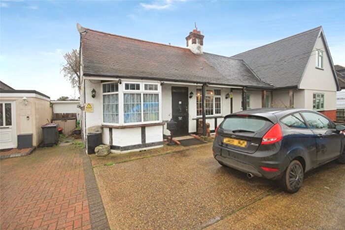 3 Bedroom Bungalow For Sale In Rawreth Lane, Rayleigh, Essex, SS6