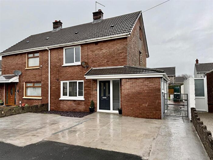 2 Bedroom Semi-Detached House For Sale In Maesgwern, Tumble, Llanelli, SA14