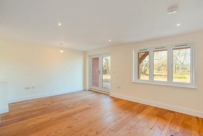 3 Bedroom Semi-Detached House To Rent In Goulburn Gardens, Betchworth, RH3