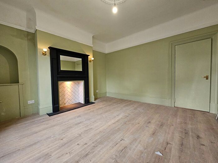 1 Bedroom Flat To Rent In Dens Road, Dundee, DD3