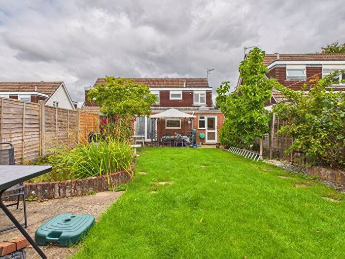 4 Bedroom Semi-detached House For Sale In Longmead Way, Tonbridge, TN10