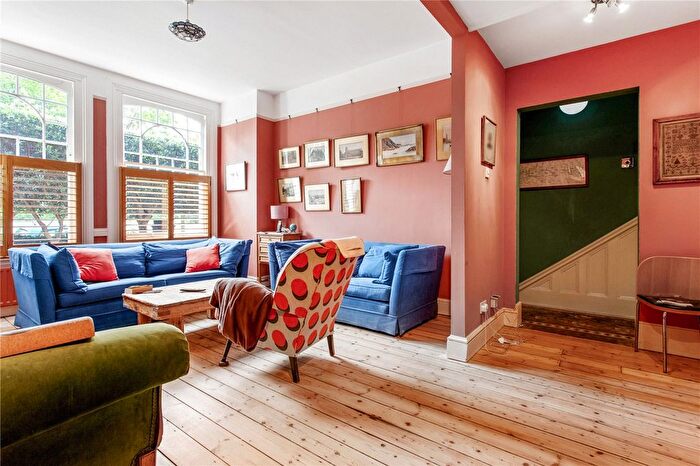 2 Bedroom Flat For Sale In Elmbourne Road, London, SW17
