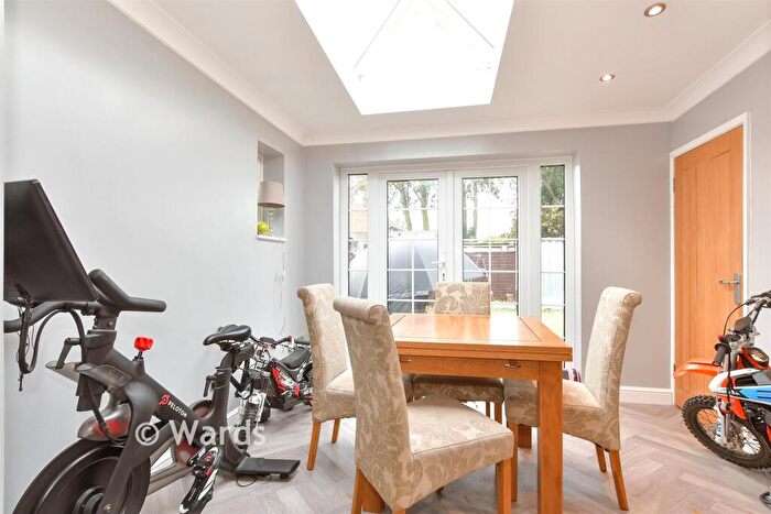 4 Bedroom Semi-Detached Bungalow For Sale In Balmoral Road, Sutton At Hone, Dartford, Kent, DA4