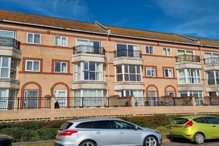 2 Bedroom Flat To Rent In The Saltings, New Romney, TN28