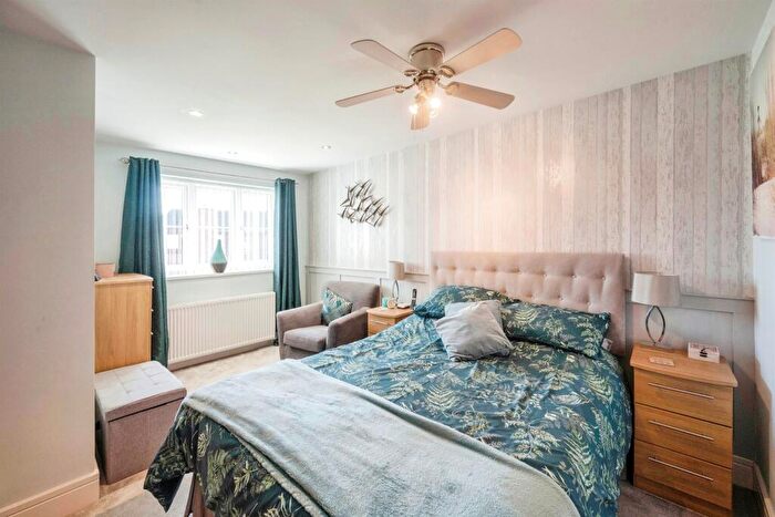 2 Bedroom Bungalow For Sale In Newhall Road, Kirk Sandall, Doncaster, DN3