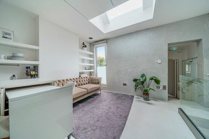 2 Bedroom Flat To Rent In Malton Street, London, SE18