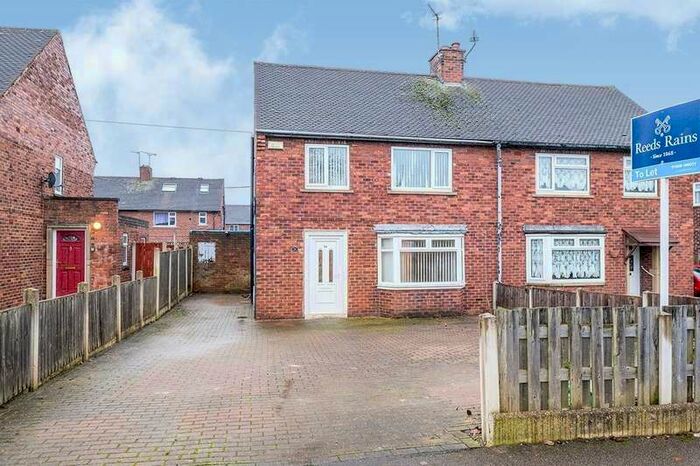3 Bedroom Semi-Detached House To Rent In Breck Lane, Dinnington, Sheffield, South Yorkshire, S25