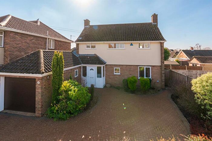 3 Bedroom Detached House For Sale In Lyhart Road, Eaton Rise, NR4