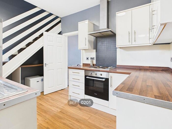 2 Bedroom Terraced House To Rent In Belmont Street, HU9