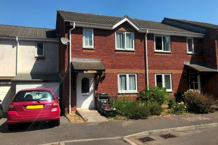 3 Bedroom Property To Rent In King Arthur Drive, Yeovil, BA21