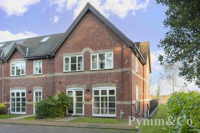 4 Bedroom End Of Terrace House For Sale In Whitlingham Hall, Trowse, NR14