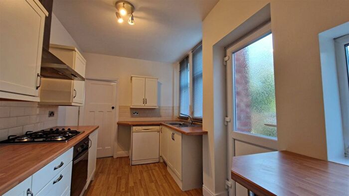 2 Bedroom Flat To Rent In St Albans Crescent, Heaton, NE6