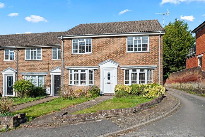 2 Bedroom Maisonette For Sale In Bradley Court, Epsom Road, Guildford, Surrey, GU1