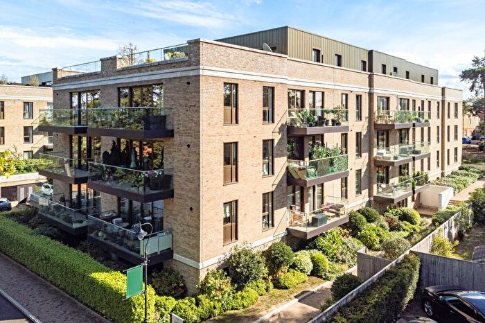 2 Bedroom Detached House For Sale In Daffodil Crescent, Barnet, EN4