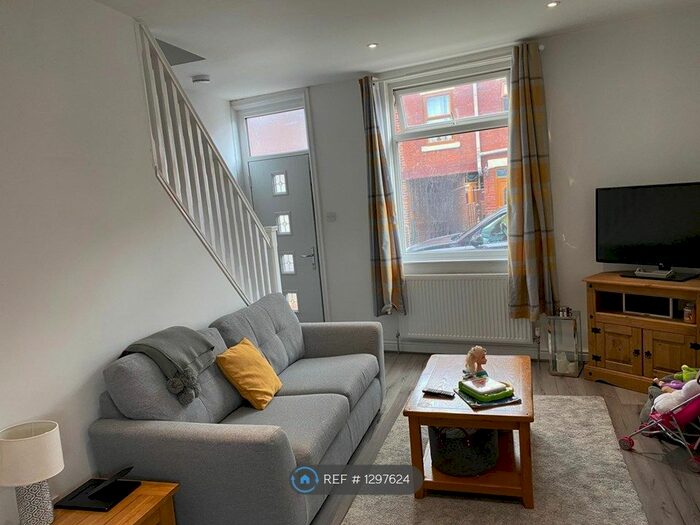 2 Bedroom Terraced House To Rent In Cross Park Street, Wakefield WF4