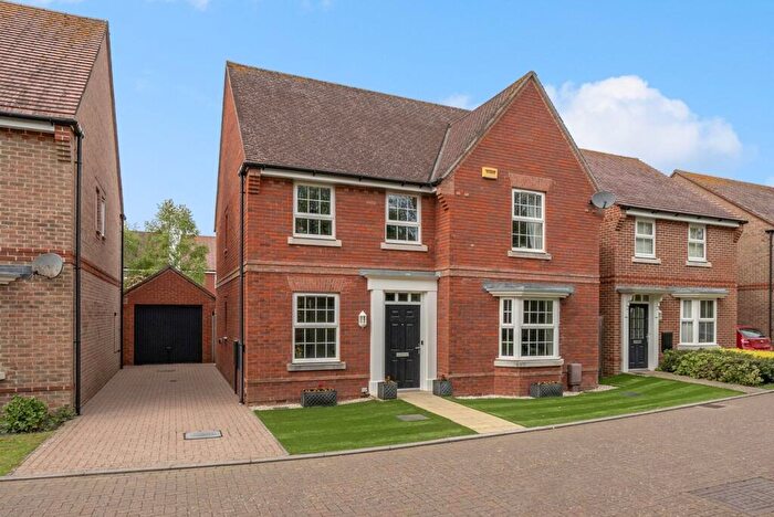 4 Bedroom Detached House For Sale In Blackthorn Avenue, Felpham, PO22