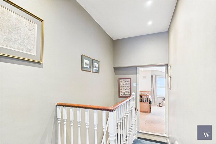 3 Bedroom Terraced House For Sale In Colmer Road, London, SW16
