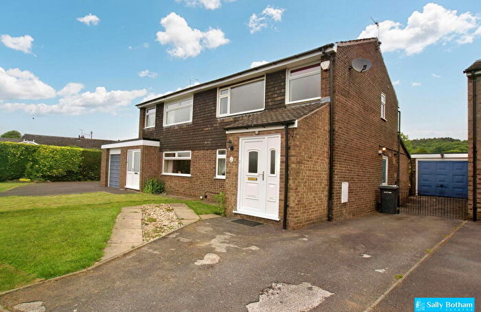 3 Bedroom Semi Detached House For Sale In Moorfield, Matlock, DE4