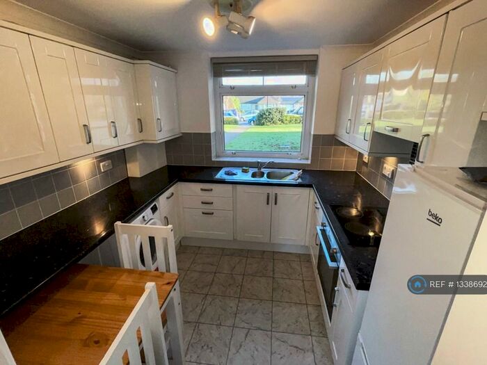 2 Bedroom Flat To Rent In Kenley House, Croydon, CR0